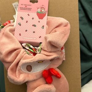 My Melody x Strawberry Shortcake 3 Scrunchie Set